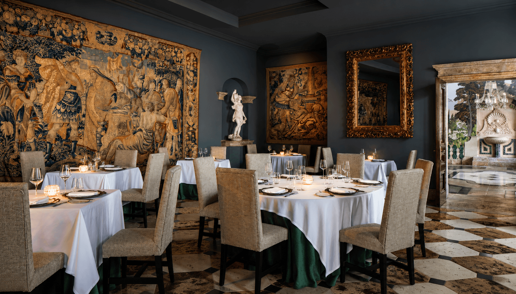 Palace hospitality and dining service